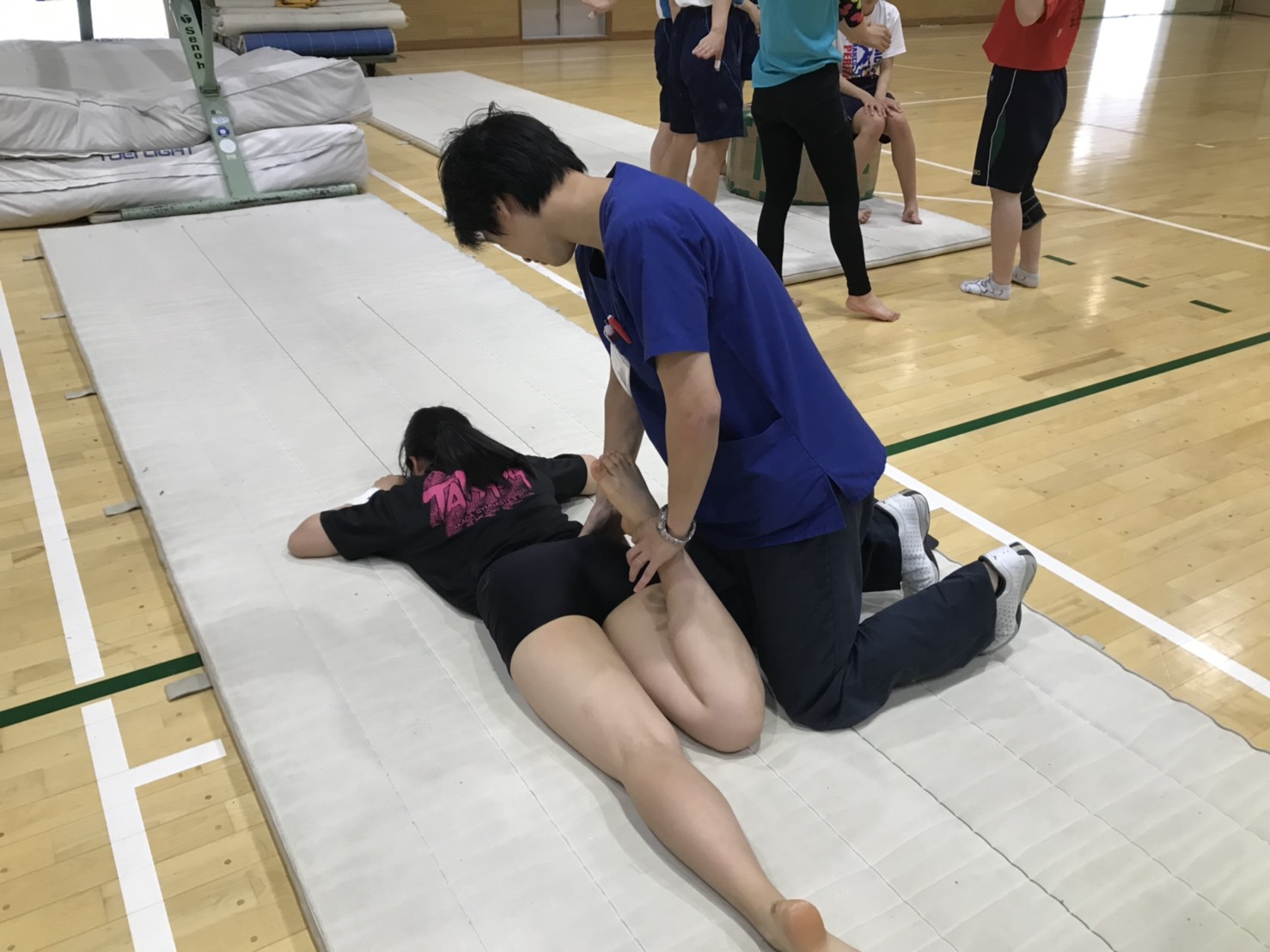 Amazon.co.jp: 高田 典衛: 本